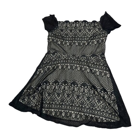 Rewind Junior's XXL Black Lace Overlay Dress Short Sleeve Flare Scallop Holiday - Picture 4 of 9